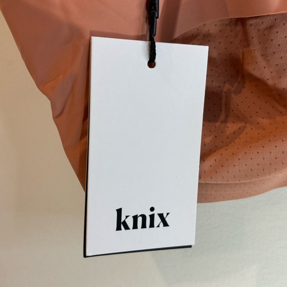 KNIX Sz 6 Bra V-Neck Underwire Free Removable Pads Adjustable Straps & Back NEW - Picture 4 of 8